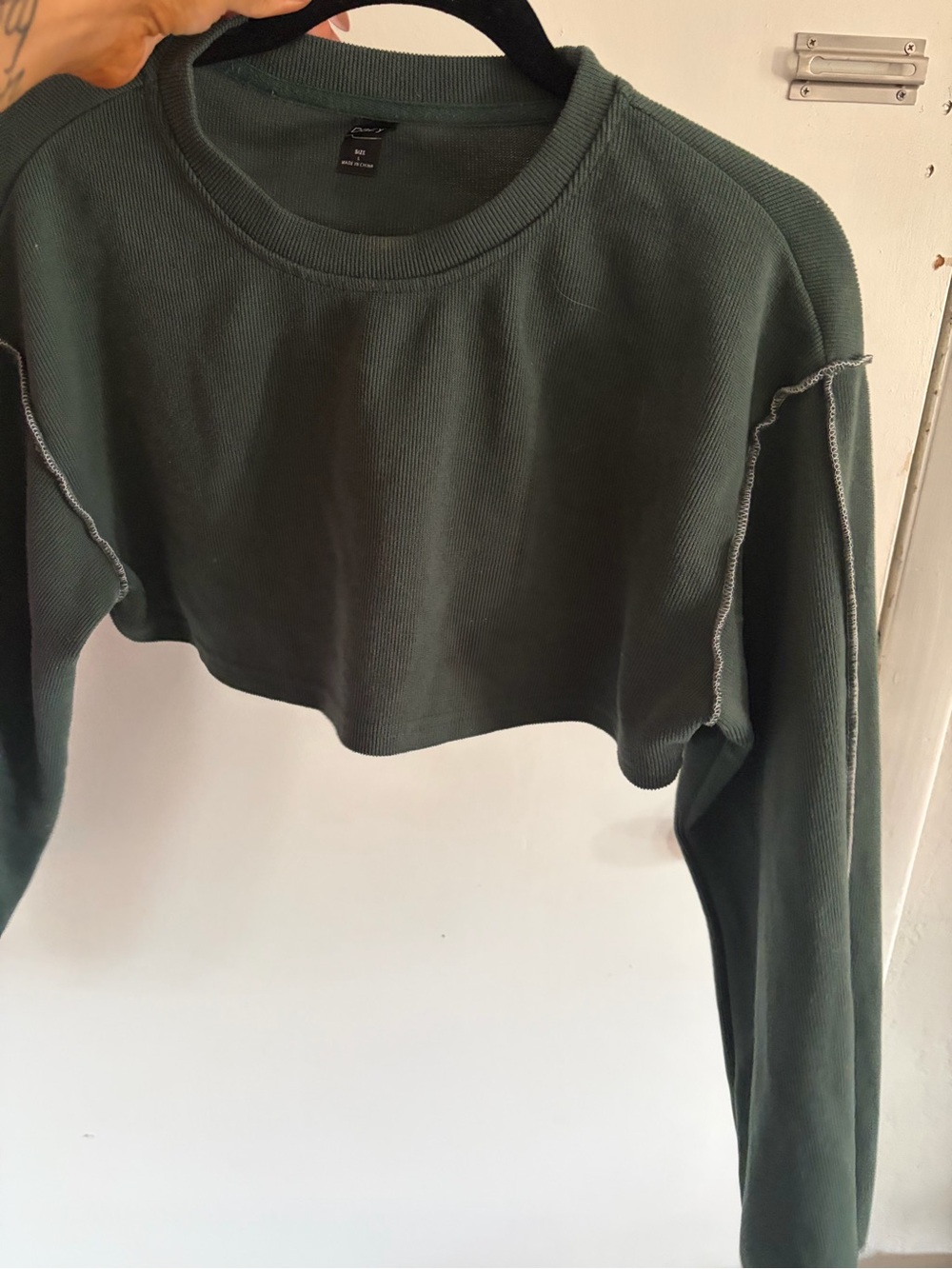 Cropped Waffle-Knit Long-Sleeve Top —‎ Olive